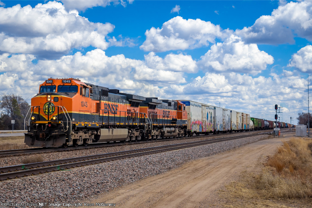 BNSF 1045 WEST